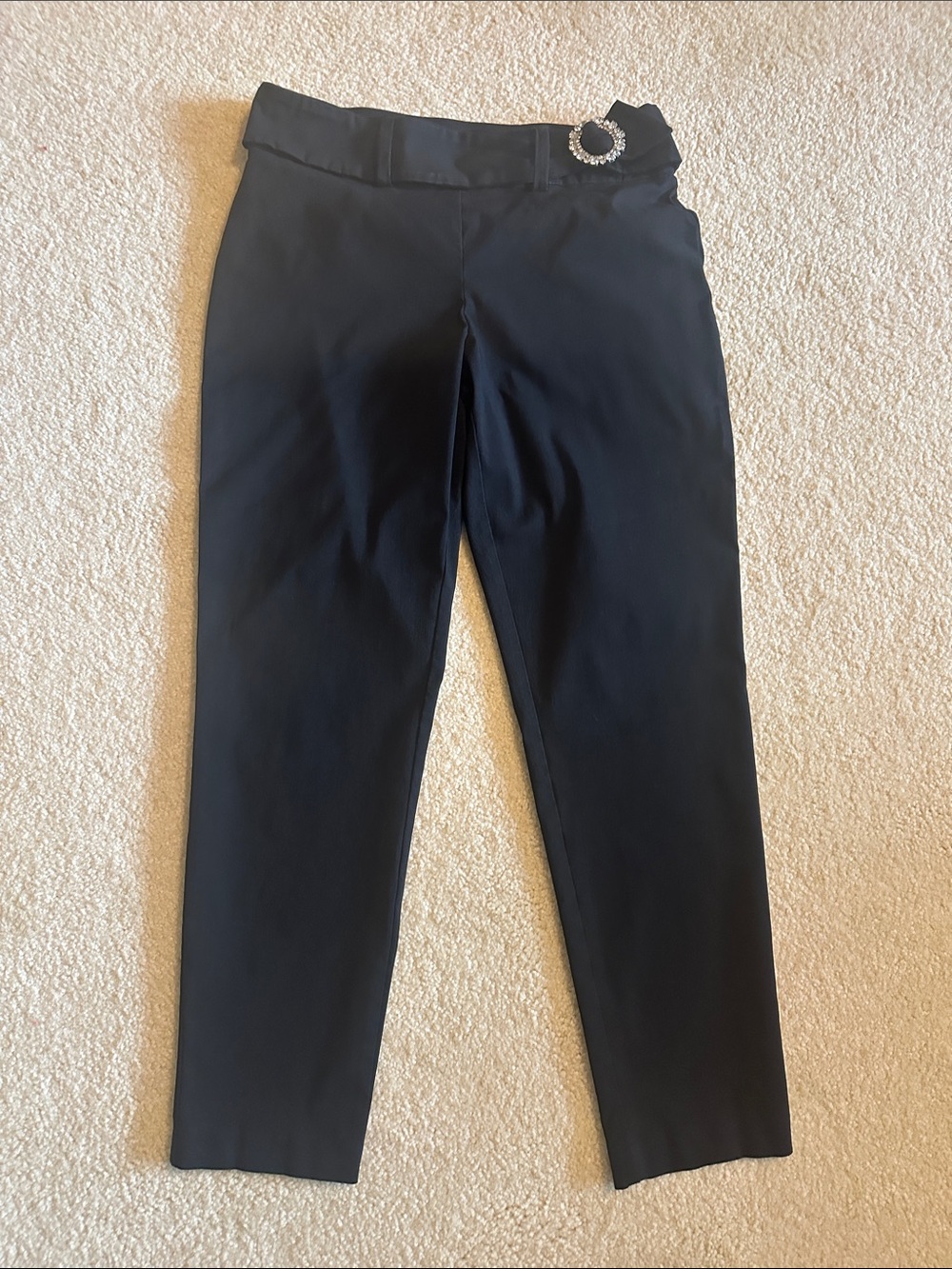 C est 1946 size 6 Black women's pencil leg Dress Pants with Decorative Buckle